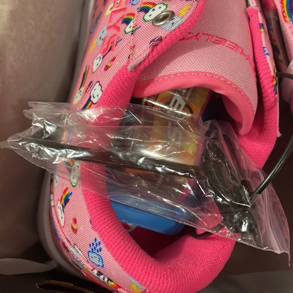 The Original Heelys Wheeled Shoe Style # HES10335H Light Pink - Picture 8 of 12